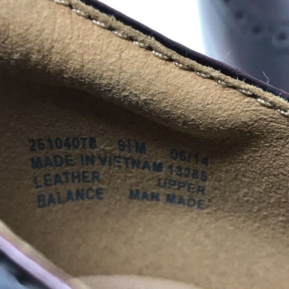 Clarks Artisan Ciera Brine Size 9.5 M Victorian Burgundy Oxford Heel Booties - Picture 13 of 13